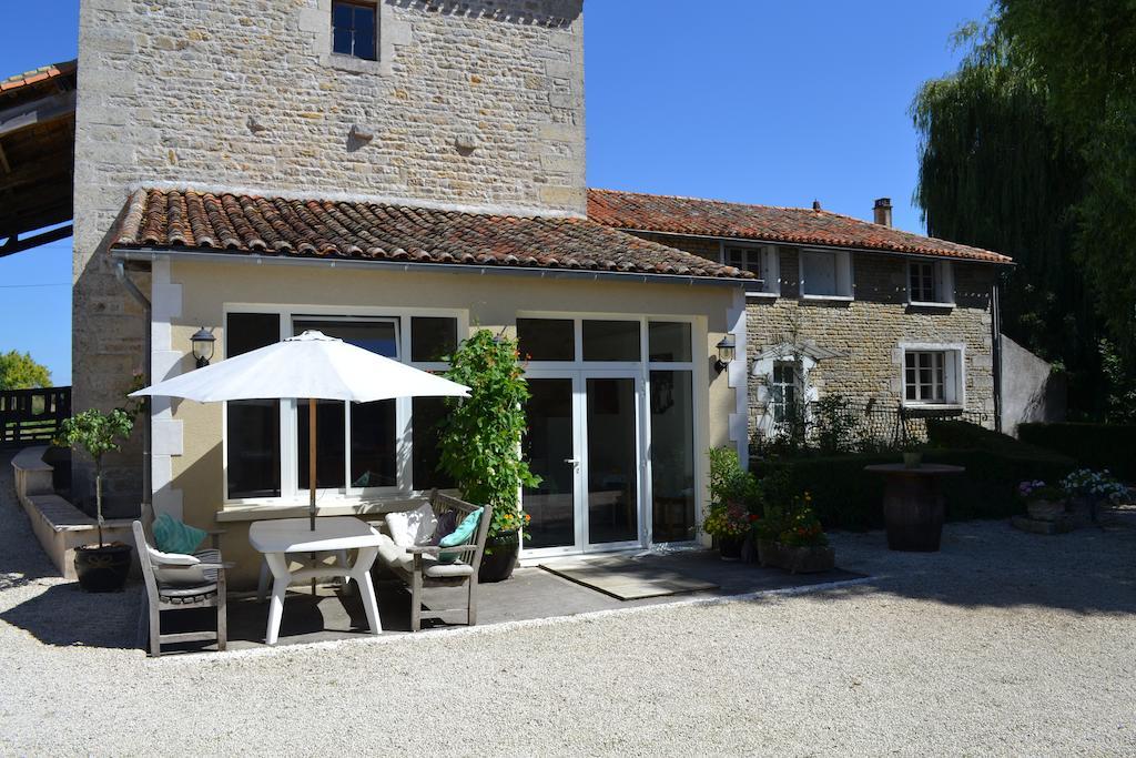 Bed and Breakfast Le Moulin De Lusseau Chef-Boutonne Екстер'єр фото