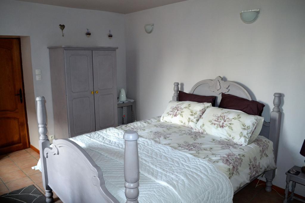 Bed and Breakfast Le Moulin De Lusseau Chef-Boutonne Екстер'єр фото